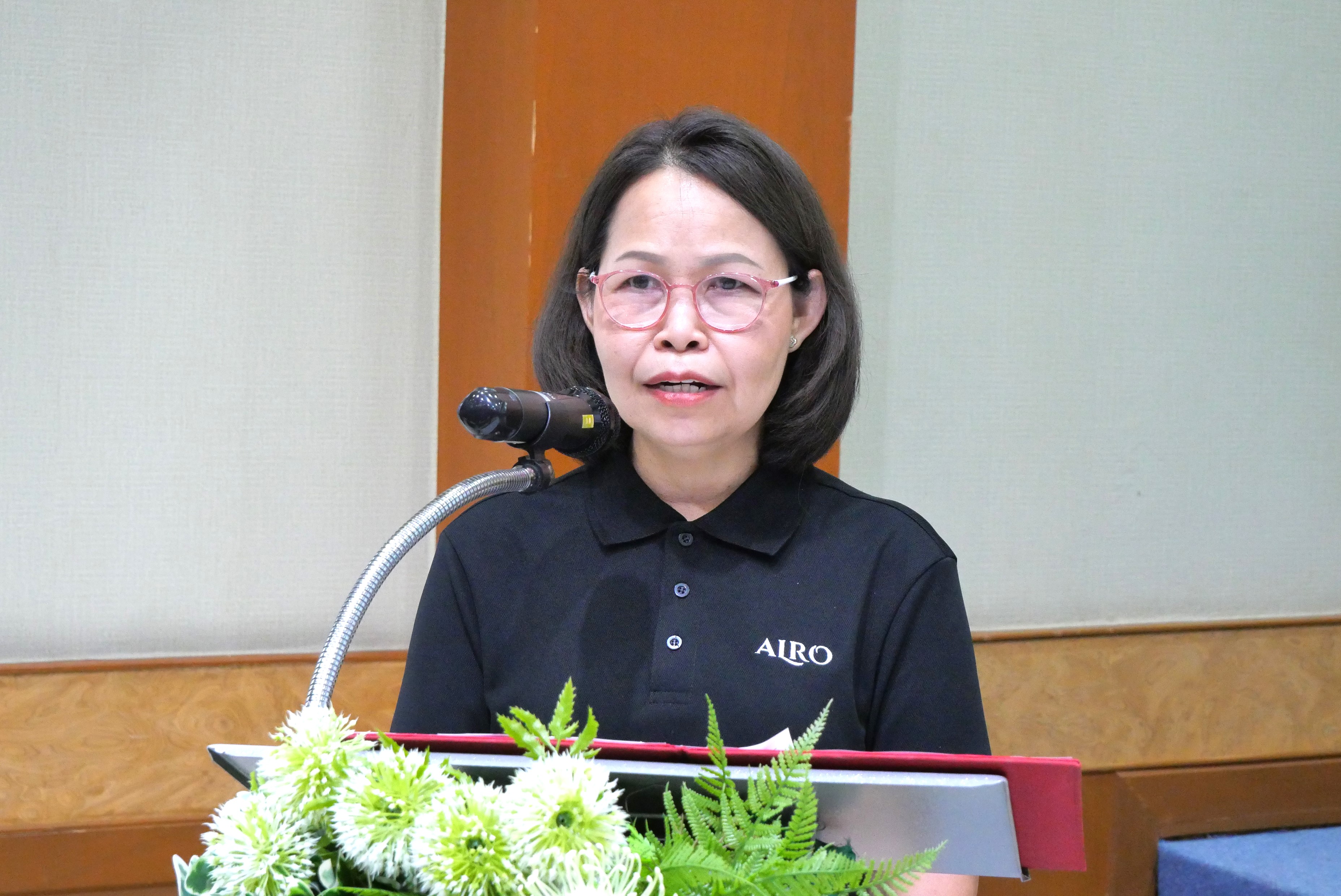 title - เลขาธิการ ส.ป.ก. เปิดการประชุม “สร้างความเข้าใจในการดำเนินโครงการและให้คำชี้แจงเกี่ยวกับการรวบรวม การเก็บข้อมูลเพื่อ ใช้ในการจัดทำแผนกำหนดตำแหน่ง เพื่อปรับปรุงการกำหนดตำแหน่งเป็นระดับสูงขึ้น ของ ส.ป.ก.”